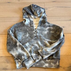 Abercrombie Kids Black and Gray Tie-Dye Hoodie
